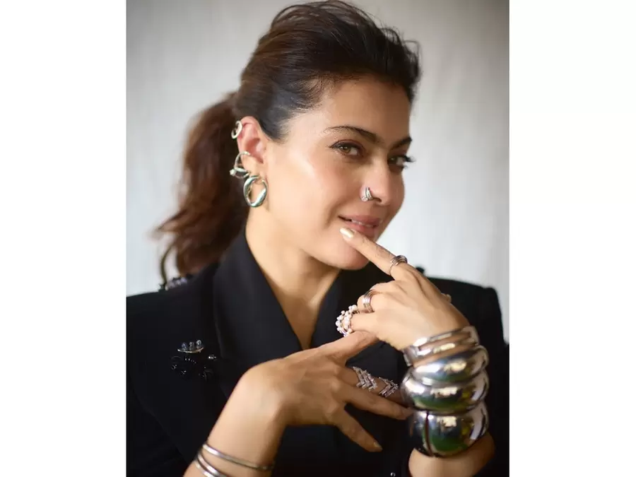 Kajol Copied Shahrukh Met Gala Look Shared The Picture On Social Media