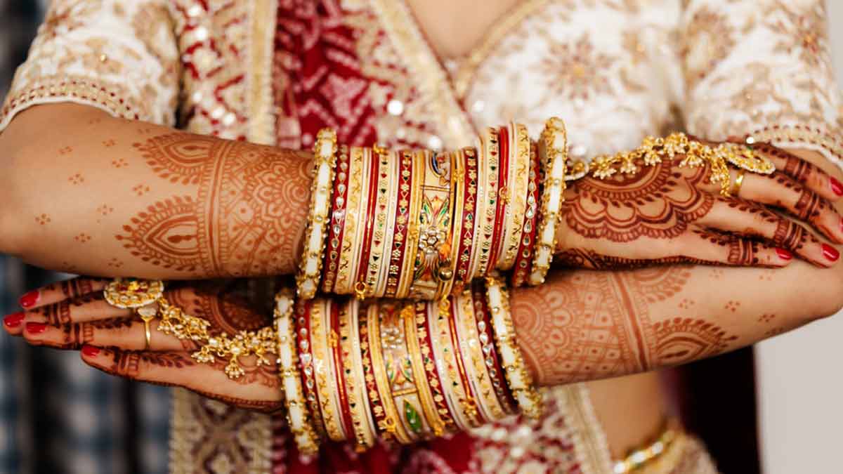 Why Do Married Women Wear Bangles?