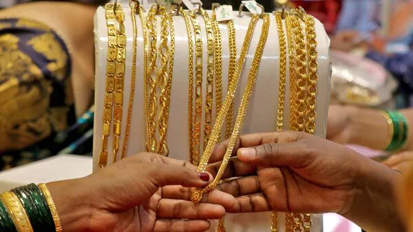 Gold And Silver Prices Drop , Buy It Quickly