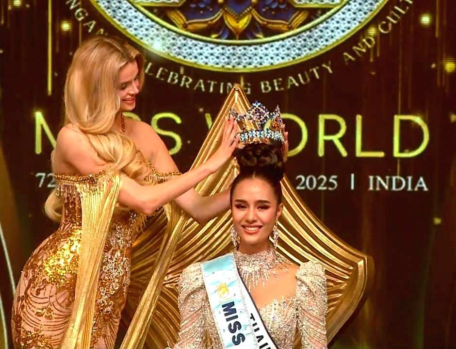 Miss Thailand Opal Suchata Chuangsri Was Crowned Miss World
