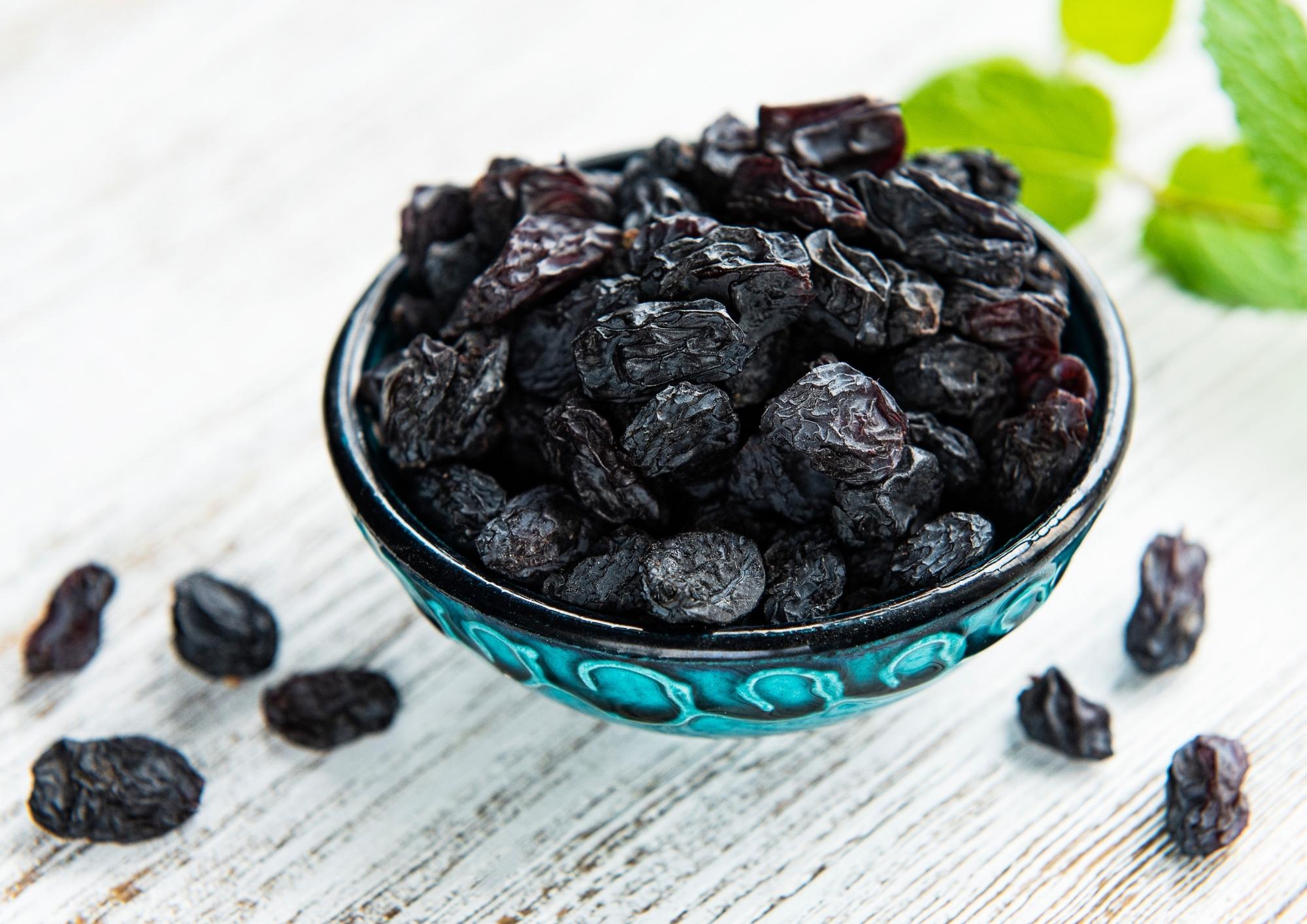 Health Benefits Of Black Raisins: Helpful In Improving Memory