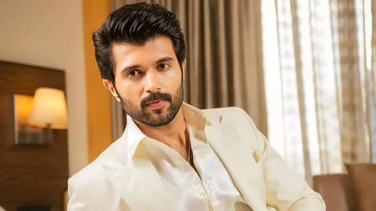 South Star Vijay Deverakonda Hospitalized
