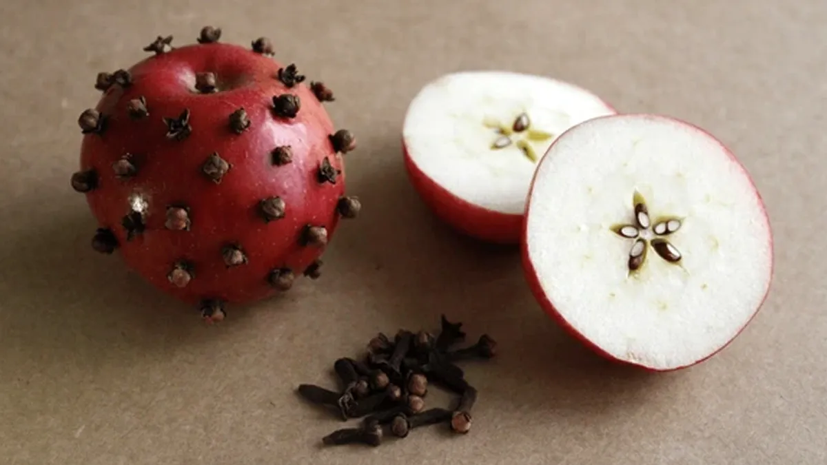 Home Remedy For Migraines: Apple & Cloves