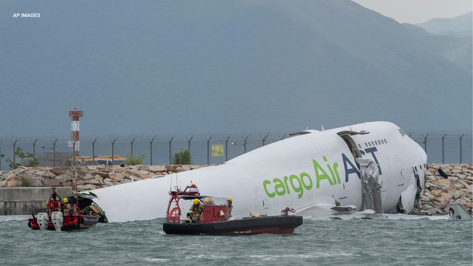 Hong Kong Plane Crash: Skids Off Runway at Airport, Falls Into Sea: 2 Killed