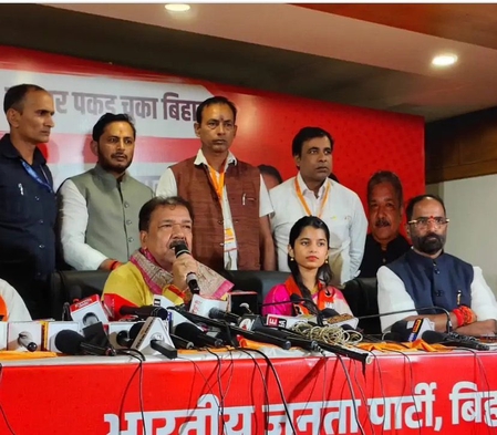 Singer Maithili Thakur Joins BJP , JD MLA Joins; Dilip Jaiswal Provides Membership