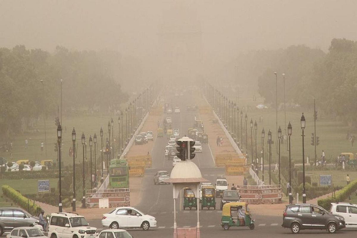 Delhi’s Air Quality Worsens Ahead of Diwali; 12 of 38 Stations Report ‘Very Poor’ AQI