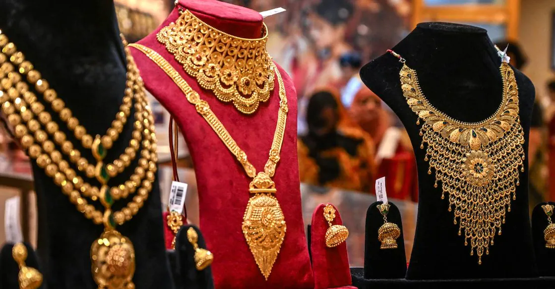 Gold Prices Fall After Diwali: ₹4,000 Drop per 10 Grams, Silver Also Becomes Cheaper