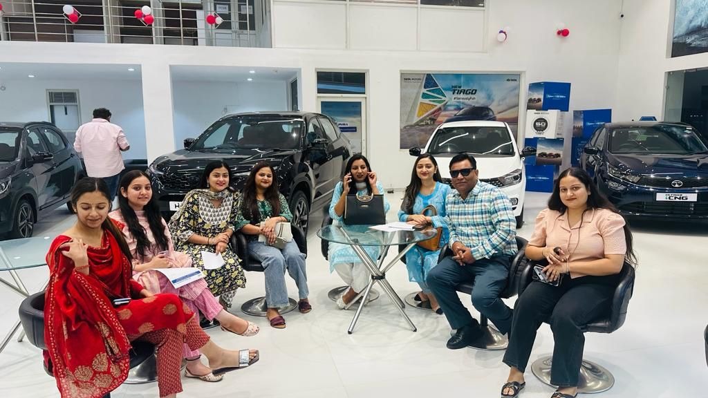 Diwali Surprise: Pharma Company Owner Gifts 51 Luxury Cars To Employees