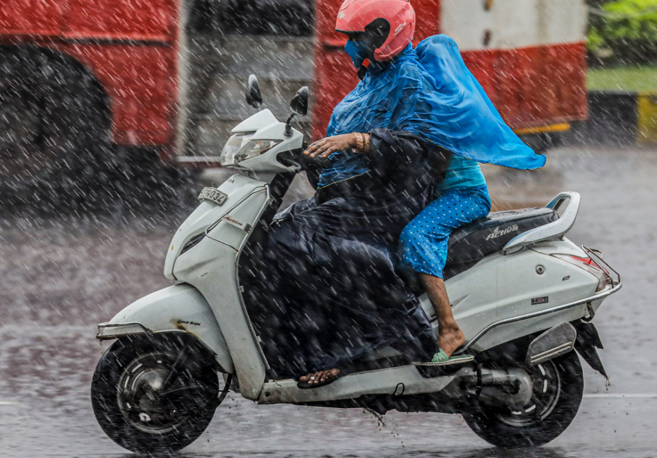 Low-Pressure in Bay of Bengal May Turn Cyclonic: IMD Issues Heavy Rain Warnings