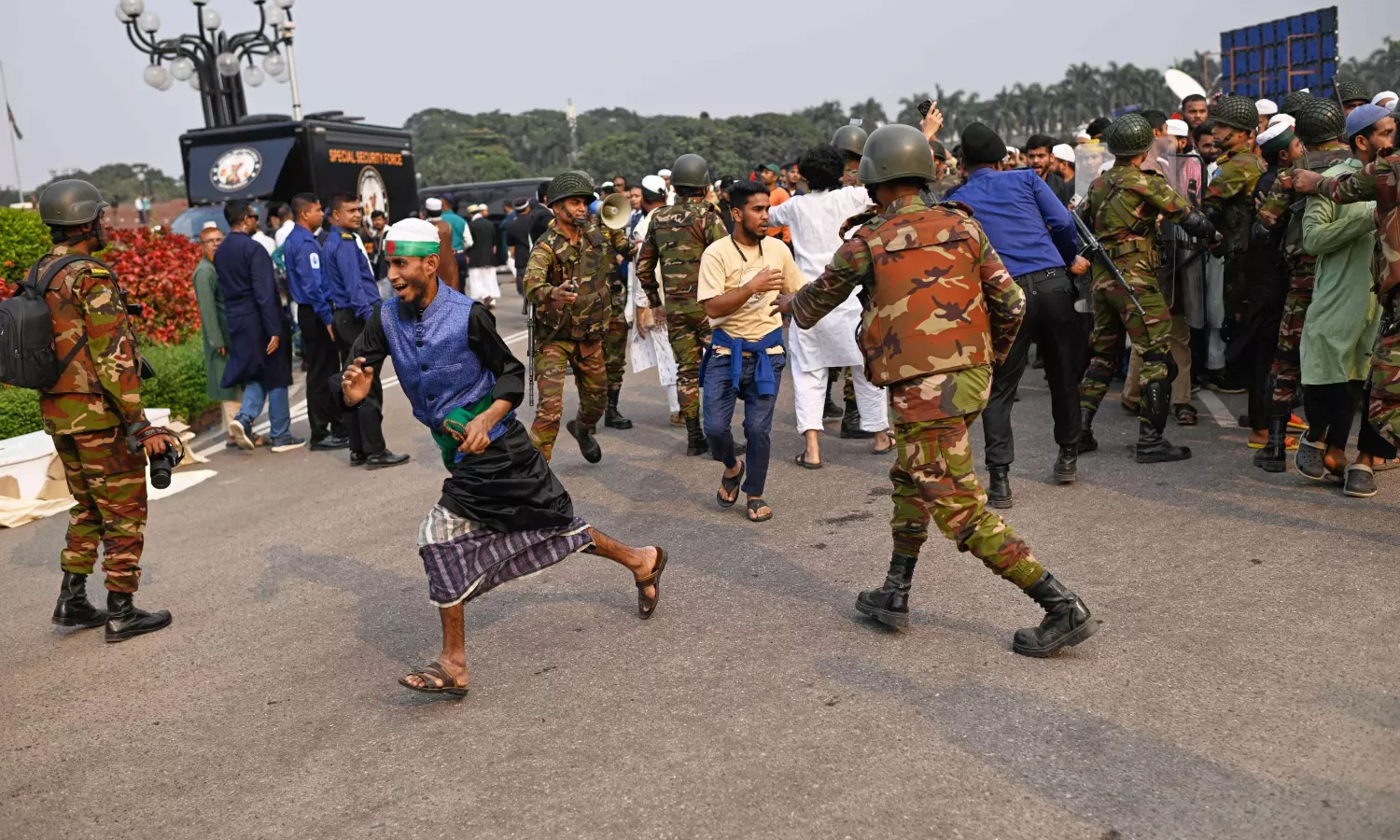 Bangladesh Suspends Visa Services in Three Indian Cities Amid Protests and Security Concerns