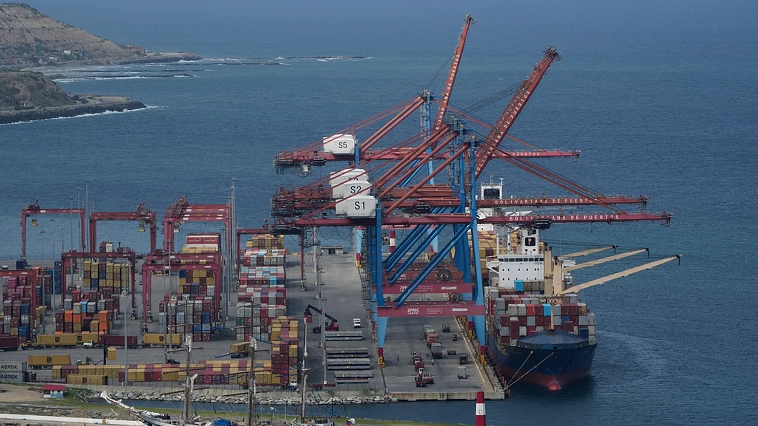 Another Oil Tanker Seized: US Steps Up Pressure on Venezuela, Trump Threatens Action