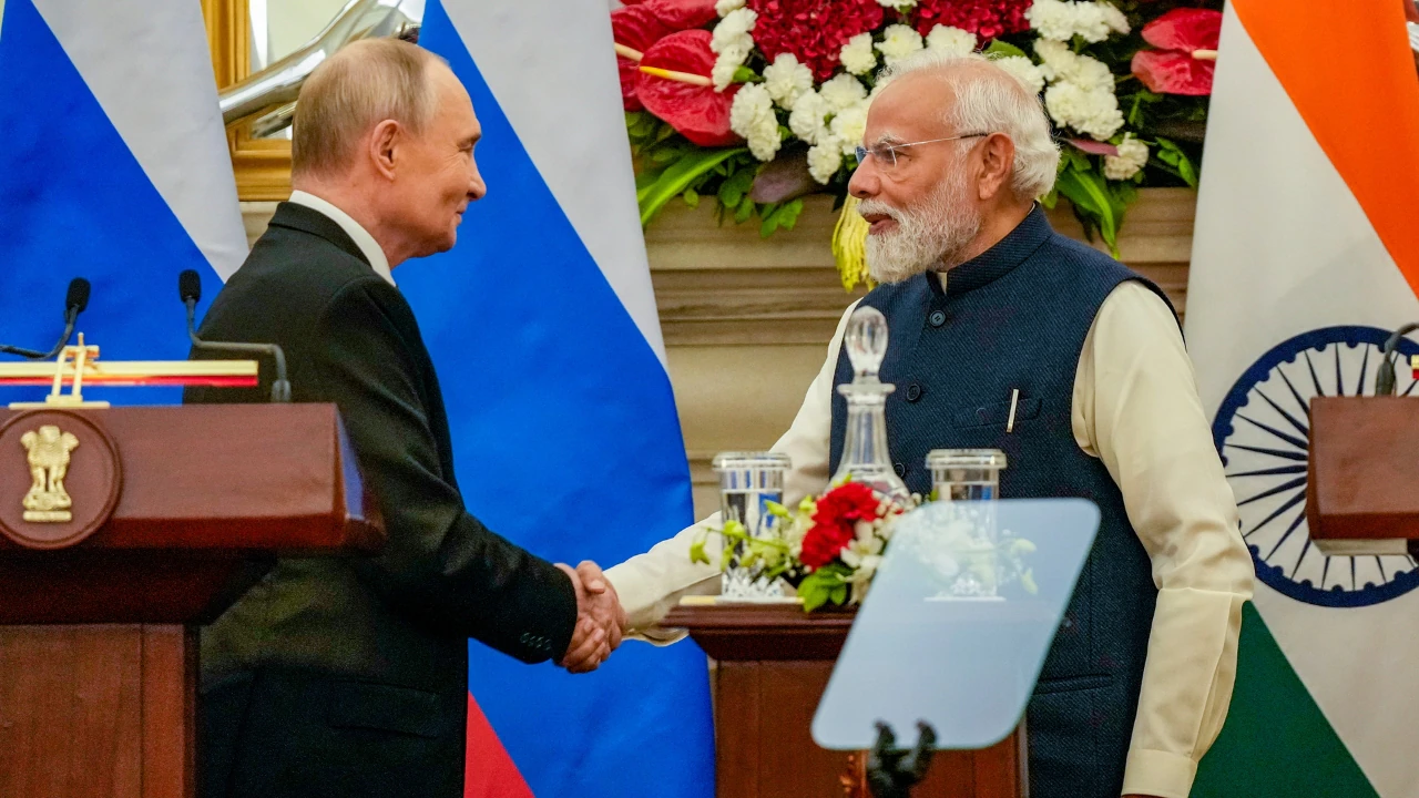 PM Modi Announces Free 30-Day E-Tourist Visa for Russian Visitors