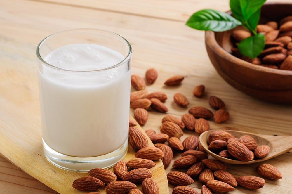 Health Benefits Of Drink Milk With Almond Powder Daily: Helps To Stronger Bones and Glowing Skin